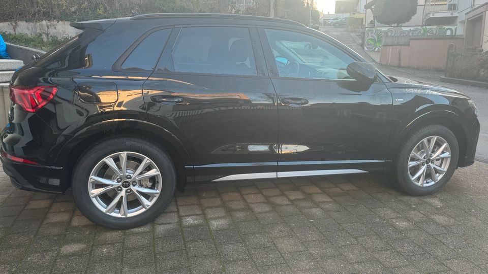 Audi Q3 40 TDI QUATTRO SLINE S TRONIC MYTHOS SCHWARZ GARANTIE in Ludwigsburg