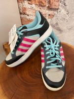 Adidas Turnschuhe Gr. 36 (UK 3,5) Bremen - Huchting Vorschau