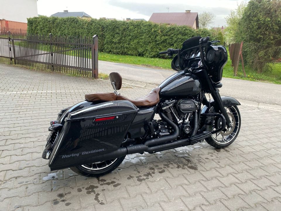 Motorrad Harley Davidson Street Glide in Stolzenau