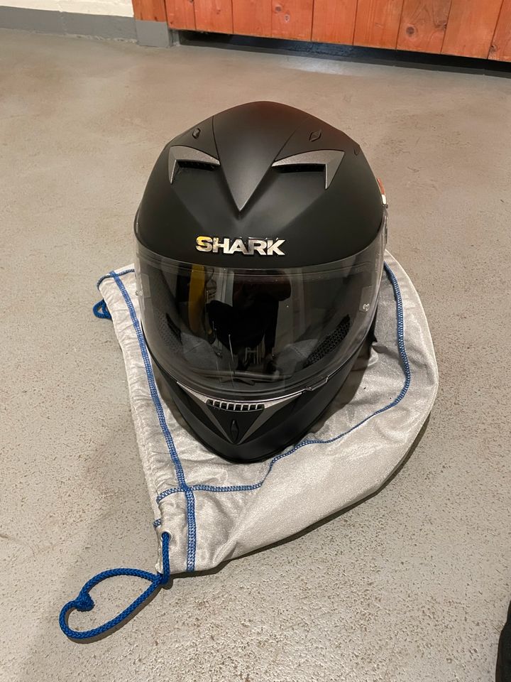 SHARK Motorradhelm - leider Kratzer auf dem Visie in Oststeinbek