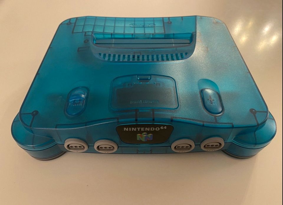 N64 grün/green + Mariokart 64 + controller in Oberschleißheim