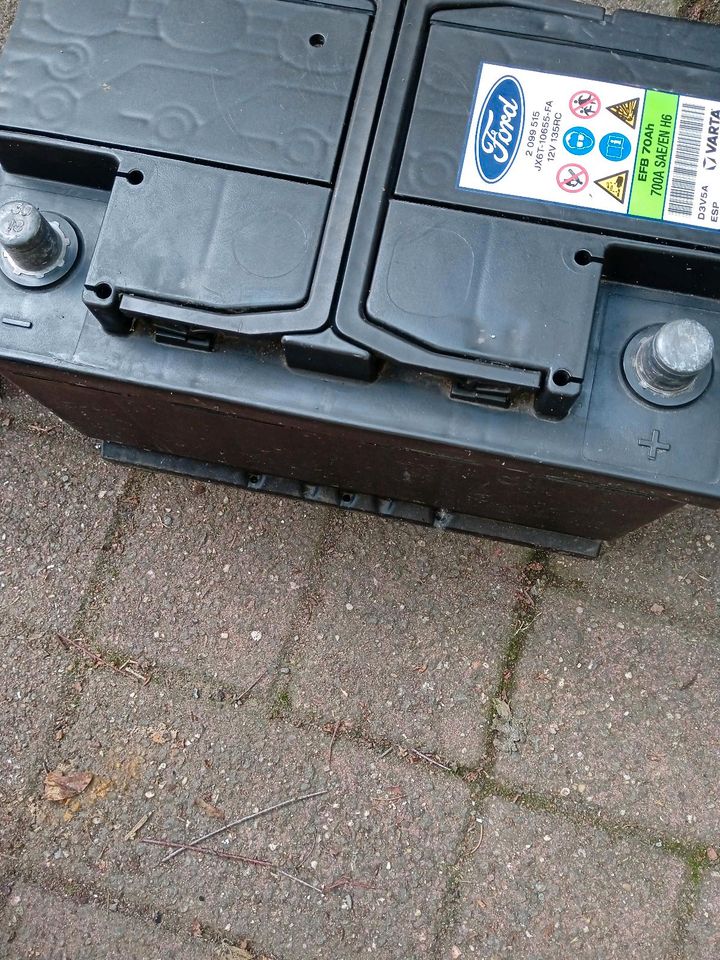 Autobatterie 12V 70Ah 700A in Illingen