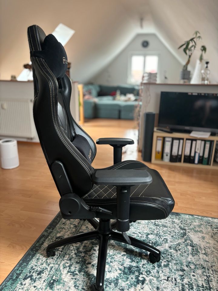 Noblechairs Epic Gaming Stuhl schwarz/gold in Hofheim Unterfr.