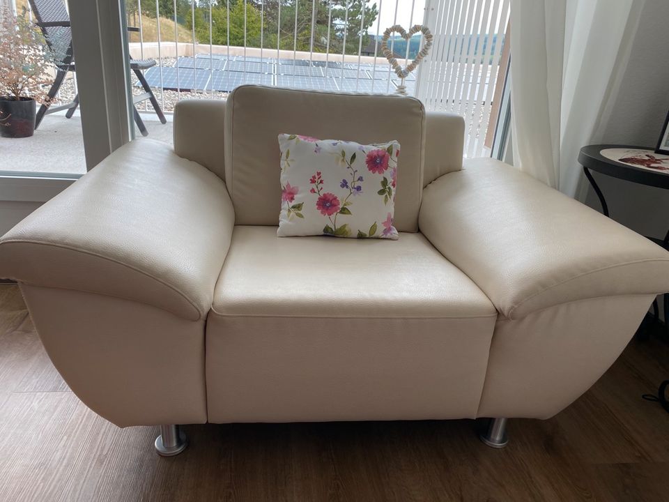 Sessel / WG Mini Couch :) beige Leder Optik in Lenzkirch