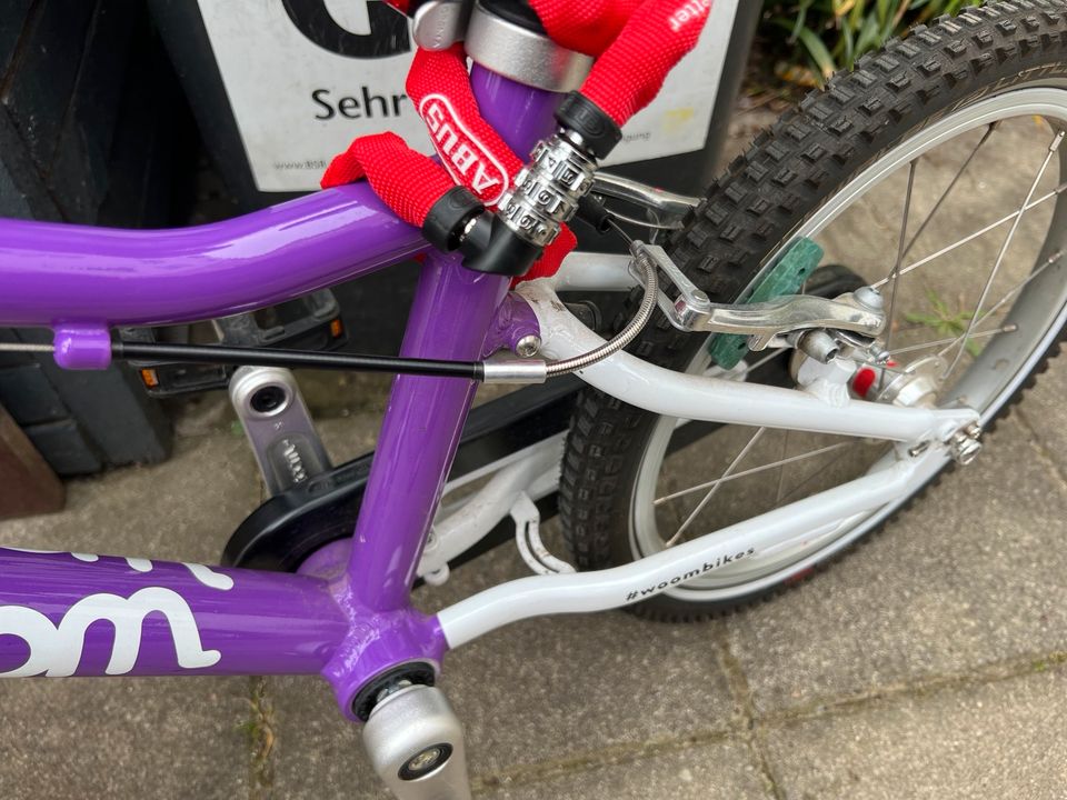 Woom 3 lila wie neu Kinder Fahrrad in Berlin