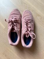 Reebok Sneaker korall/rosé Gr.38 guter Zustand Frankfurt am Main - Kalbach-Riedberg Vorschau