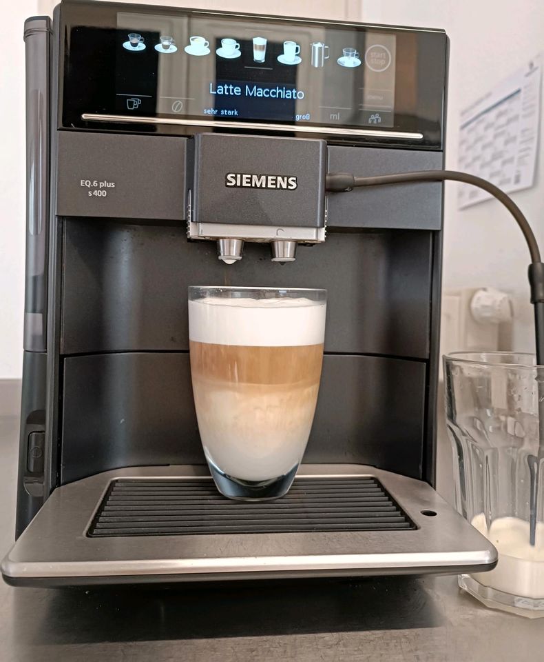 Kaffeemaschine EQ6 Plus S400 Siemens in sehr gutem Zustand. in Langenau