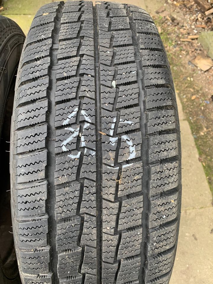 2 WR 215/60R17C 109/107T Hankook DOT:1917 Profiltiefe 8,5mm in Gummersbach