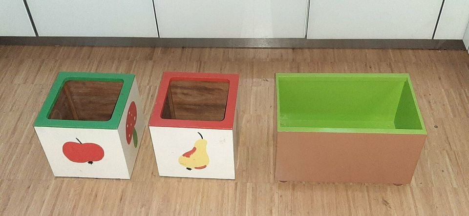 Aufbewahrungsboxen für Kinderspielzeug oder Ähnliches, aus Holz, in Reutlingen