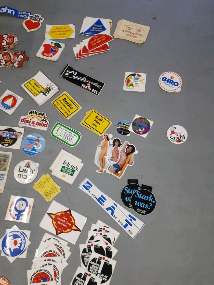 Alte Auto Aufkleber Sticker Decals 80er Jahre in Ruppichteroth