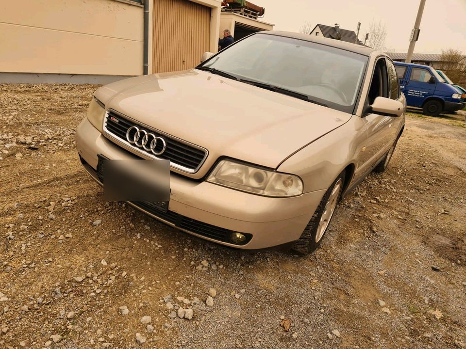 Audi A 4 1,6 Liter Benziner in Kirchentellinsfurt