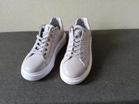Damen Sneaker Gr.38   ,,Guess" NEUWERTIG Lübeck - Kücknitz Vorschau