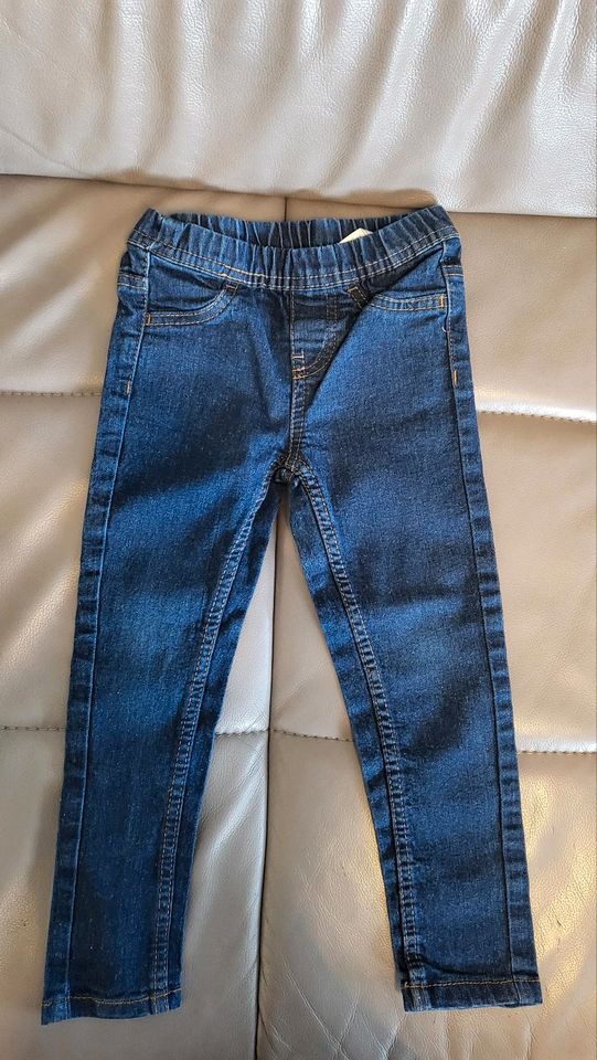 Jeans 98/104 in Eschborn