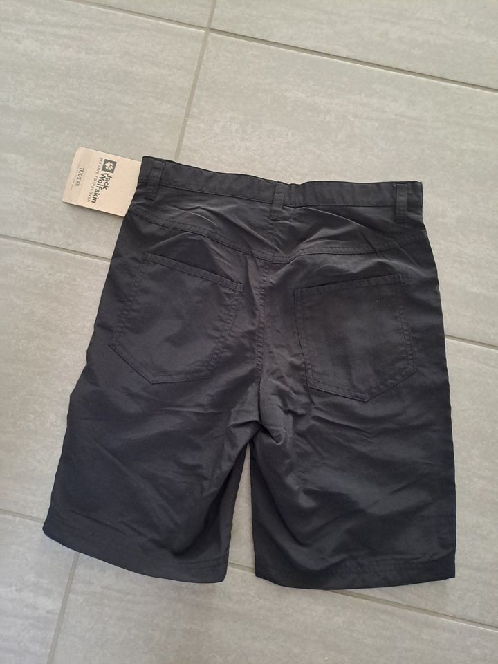 Jack Wolfskin Trekkingshorts neu mit Etikett Gr. 152 abzugeben! in Salching