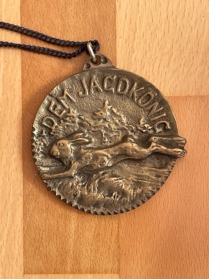 Medaille „dem Jagdkönig“ Jäger Jagd Jagdsport Messing 6.5cm groß in Sternberg