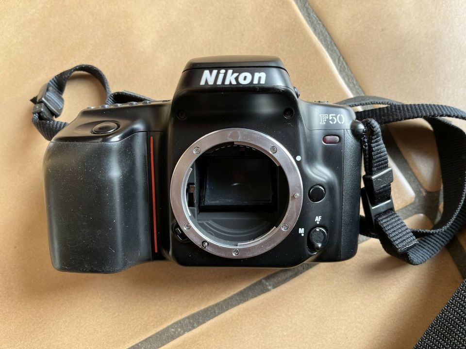 Spiegelreflexkamera Nikon F50 in Muggensturm