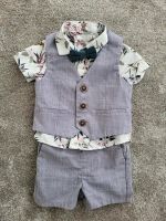 Next Baby Taufanzug, Hemd, Shorts, Weste, Fliege im Set, Gr.62/68 Nordrhein-Westfalen - Leverkusen Vorschau