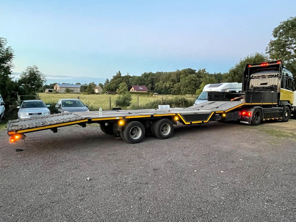 Tieflader Maschinentransporter Autotransporter Wohnmobil in Elbe-Parey