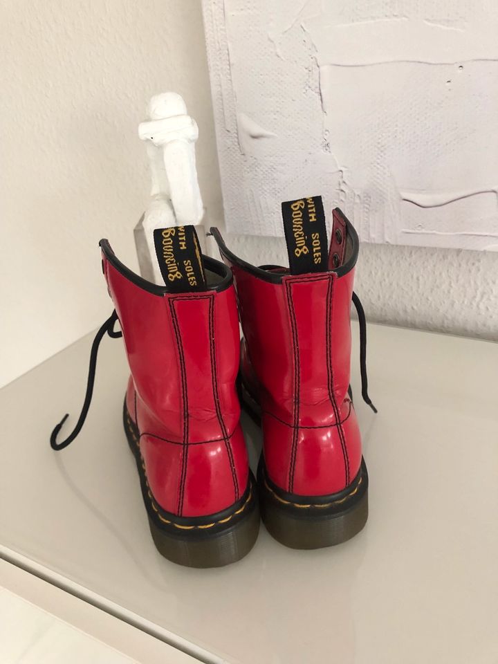 Dr. Martens Stiefel Boots rot pink Lack gr. 36 Leder in Itzehoe