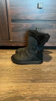 UGG Bailey Button schwarz Gr. 36 Düsseldorf - Benrath Vorschau