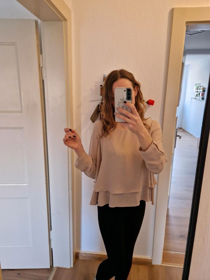 Langärmlige Bluse beige/creme in Freiburg im Breisgau