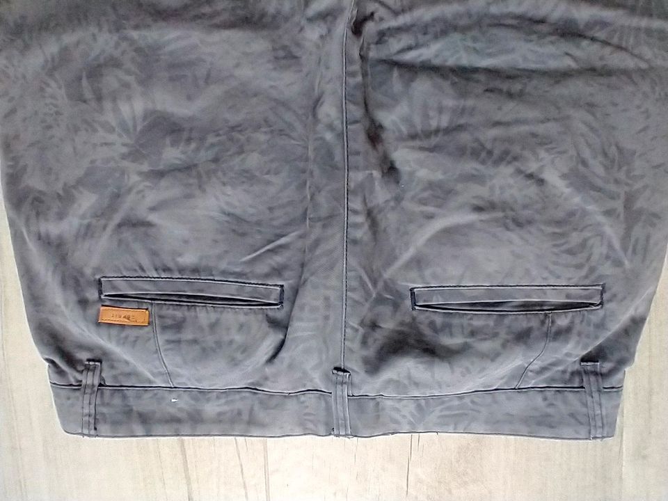 Herrenshorts in grau Gr. 32 von Esprit in Attendorn