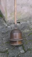 Origineller Klorollen-Halter, Messingglocke, antik, massiv Bayern - Aschaffenburg Vorschau