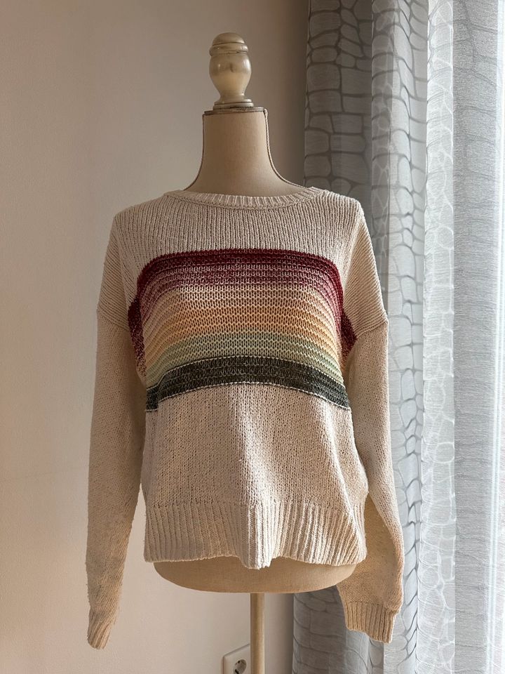 Strickpullover in Cremeweiß mit Regenbogen • PULL & BEAR • S in Hildesheim