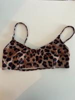 Asos Bikini Set in leo print in Größe 34/36 Berlin - Lichtenberg Vorschau