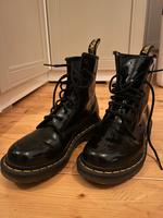 Lack Stiefeletten, Dr. Martens, Boots Nordrhein-Westfalen - Bad Wünnenberg Vorschau