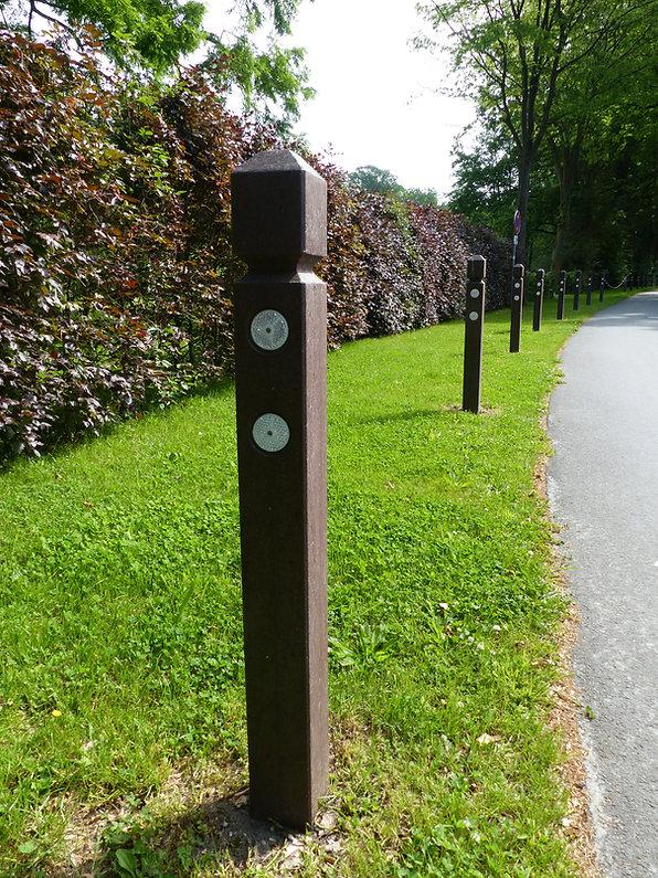 Poller Pyramidenkopf Kunststoff Recycling Verkehrspoller hanit in Neumünster
