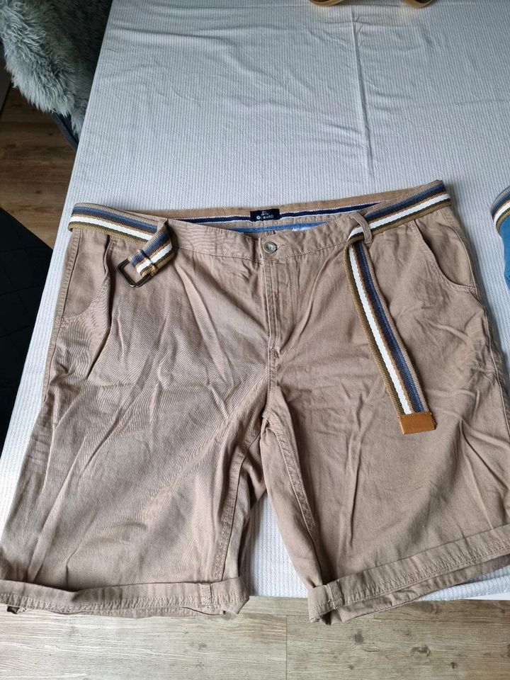 2er SET Chino Shorts kurze Hose Gr. 60/62 XXL  NEU in Winterberg