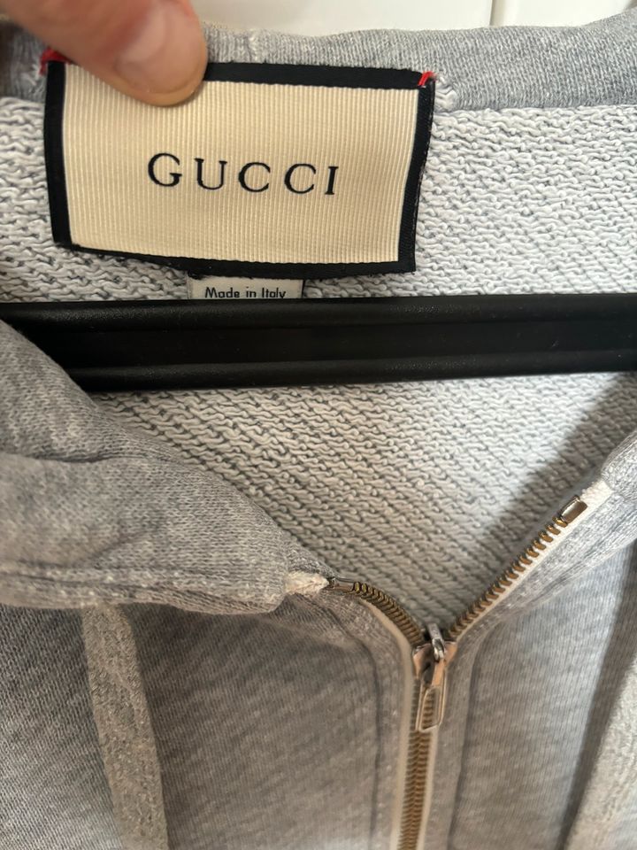 Gucci Strickjacke grau Größe M in Bitterfeld