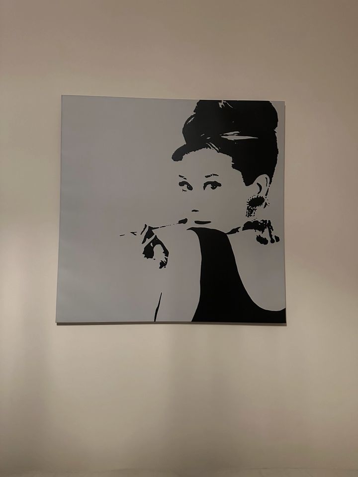Ikea Leinwand Audrey Hepburn in Schotten