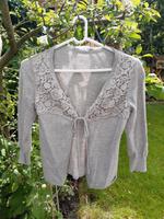 Süsse Strickjacke mit Stickerei Konfirmation Hochzeit Gr. 36/38 Neustadt - Alte Neustadt Vorschau