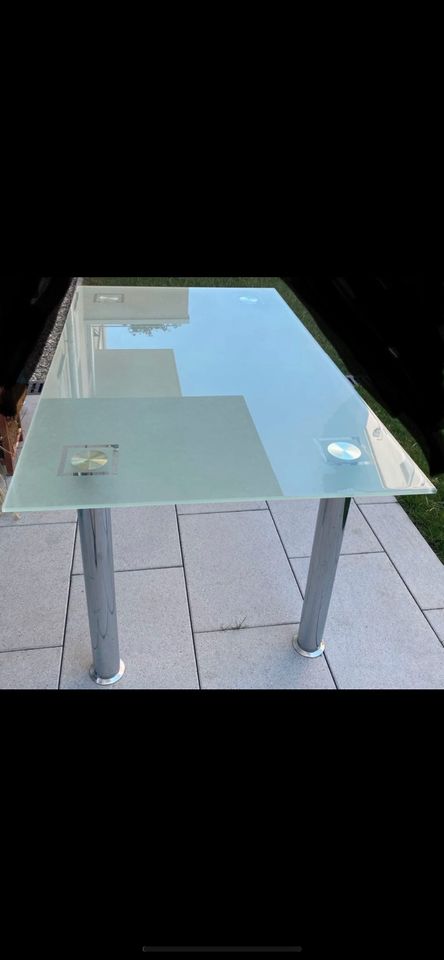 Glass Esstisch mit 4 Stühlen in Augsburg