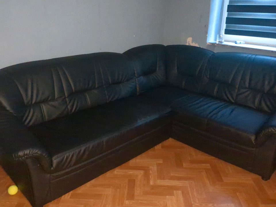 Sofa  neu in guten Zustand in Mayen