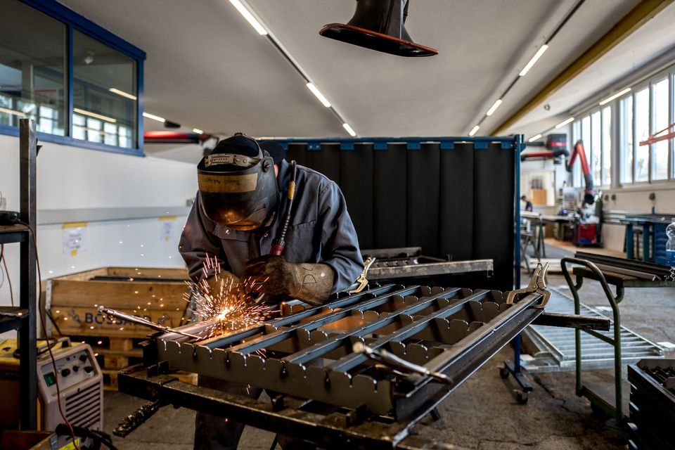 *Die Chance!* Arbeit in Eitorf für Metallbauer-Helfer-Schweißer in Eitorf