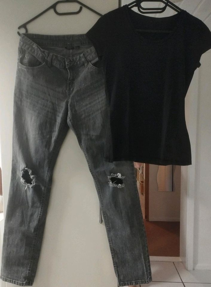 Esmara Jeans Stylisch  Dramen Gr 40 in Gottenheim