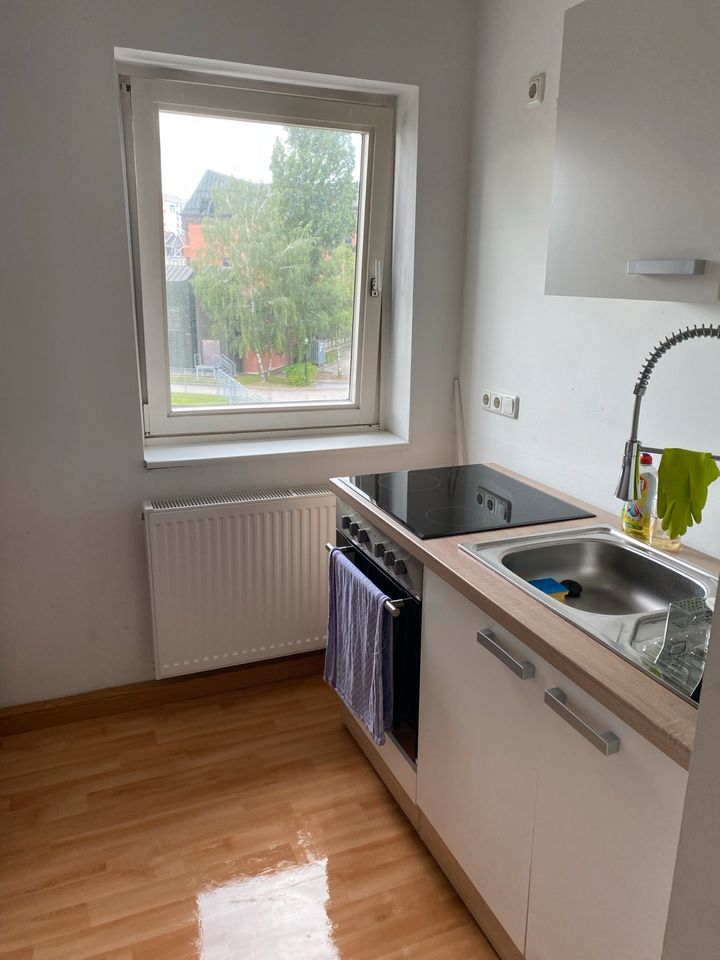 Küche mit Geräten 600€ VB - selbst abbauen + abholen in Rosenheim