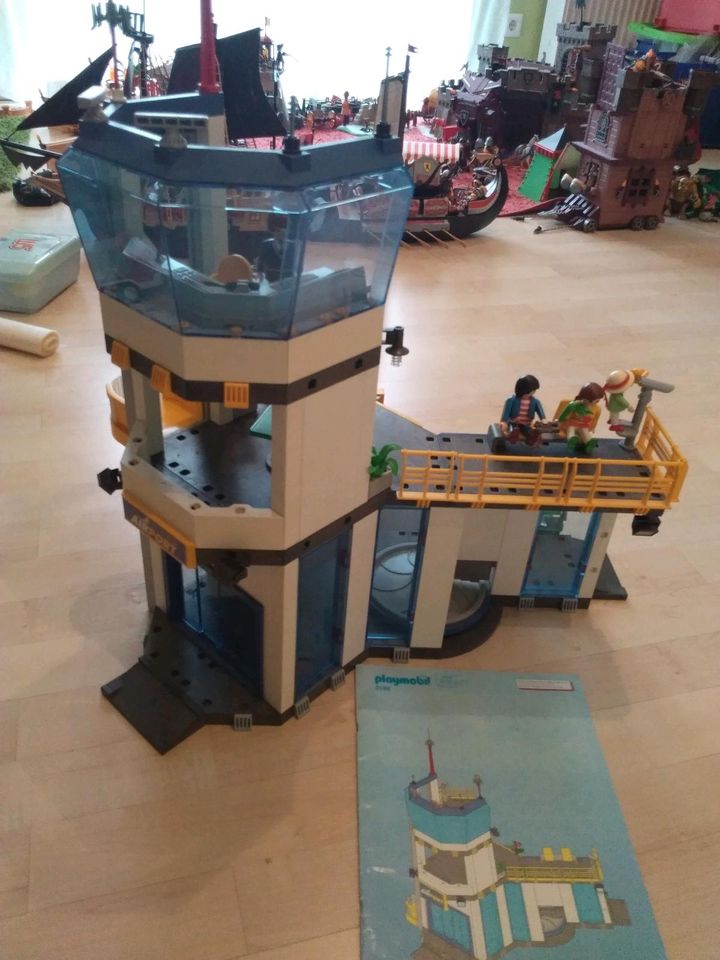 Playmobil Flughafen mit Tower (3186) und jeder Menge Zubehör in Duisburg