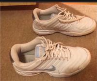 Nike air Sportschuhe freizeitschuhe Gr.40 Sneaker Bayern - Arnstorf Vorschau