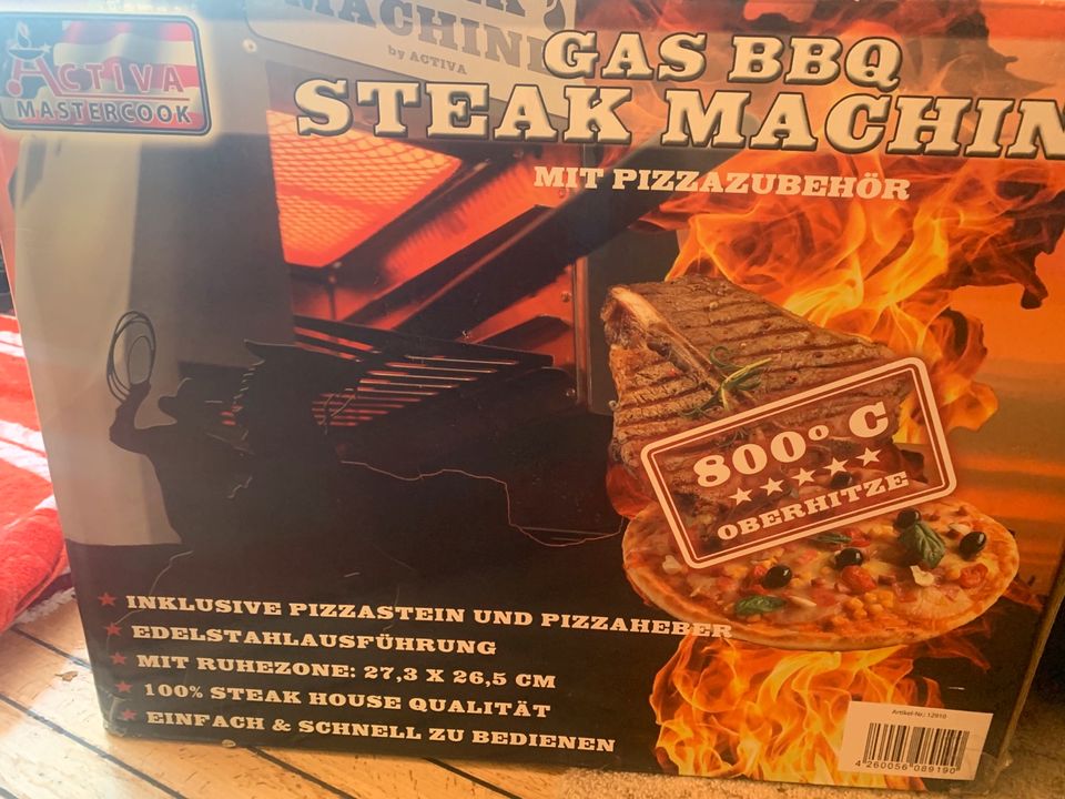 Gasbarbecuesteakgrill aus Edelstahl mit Pizzastein in Berlin