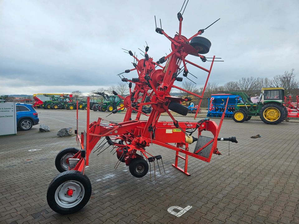 Kuhn GF 8501 T Heuwender Kreiselheuer Zetter in Grebenstein