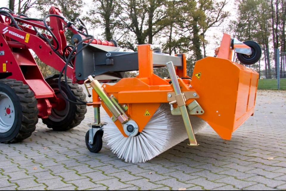 Bema 20 25 30 Kommunal Dual PowerMaster Kehrmaschine Jumbo 580 in Goch