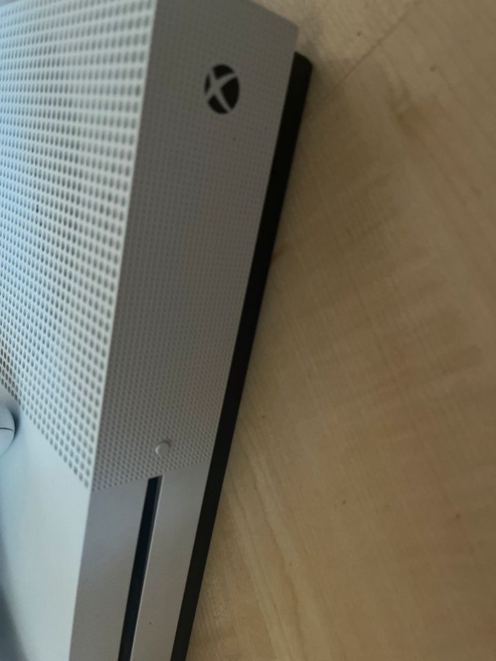 Xbox ONE Guter zustand in Gelsenkirchen