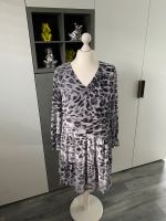 Cartoon Kleid Animal Print mit Unterkleid Gr. 42 Hessen - Heppenheim (Bergstraße) Vorschau