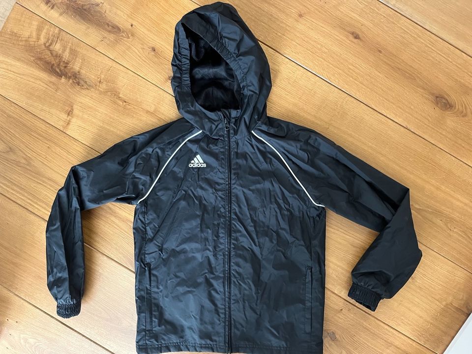 Adidas Kinder Core18 Regenjacke / Trainingsjacke 140 schwarz in Essen -  Essen-Werden | eBay Kleinanzeigen ist jetzt Kleinanzeigen