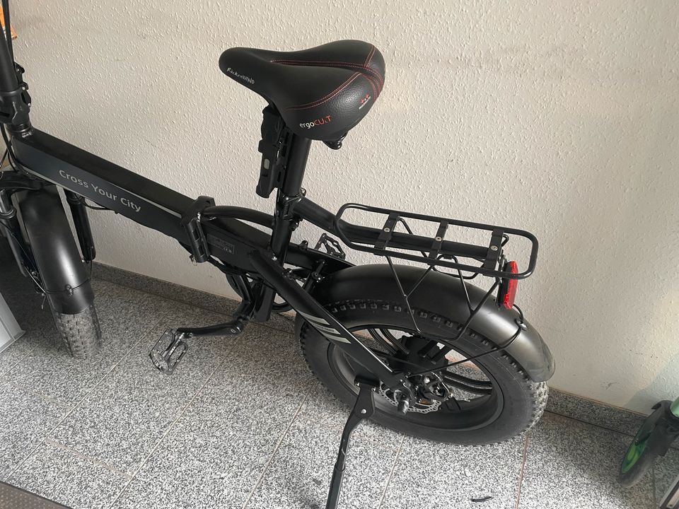 ANGEBOT 700€ E-Bike Klapprad Fatbike Neu 36km gelaufen in Duderstadt
