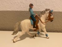 Schleich Horseclub Turnierreiterin mit Pferd 42111 selten Rarität Düsseldorf - Gerresheim Vorschau